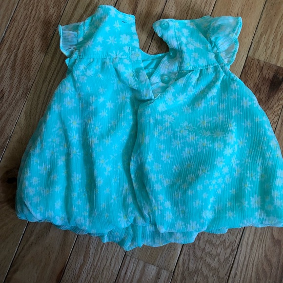 Green Dress with Daisies - Picture 2 of 2